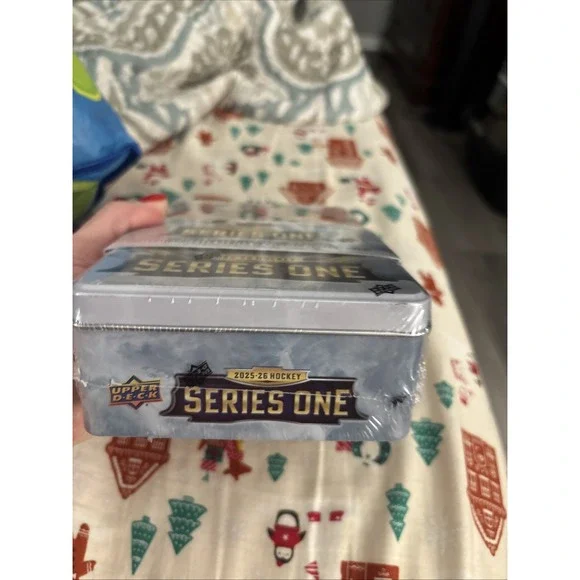 2025-26 Upper Deck Series 1 Hockey Tin - NEW SEALED - Picture 2 of 4